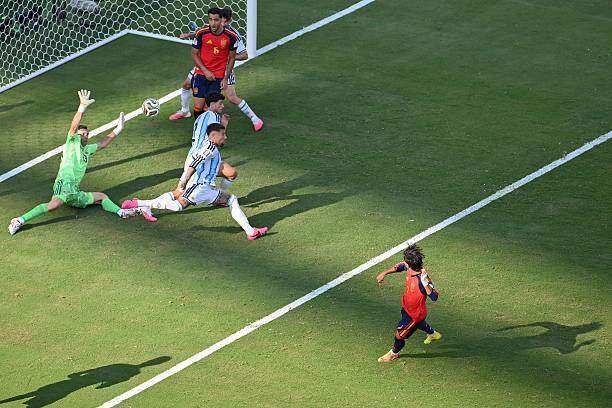 Căng thẳng chung kết World Cup: Tây Ban Nha áp đảo Argentina - 14