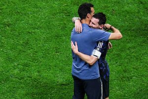 Messi sắp quyết định tương lai ở ĐT Argentina, về quê gấp thăm bố ốm nặng