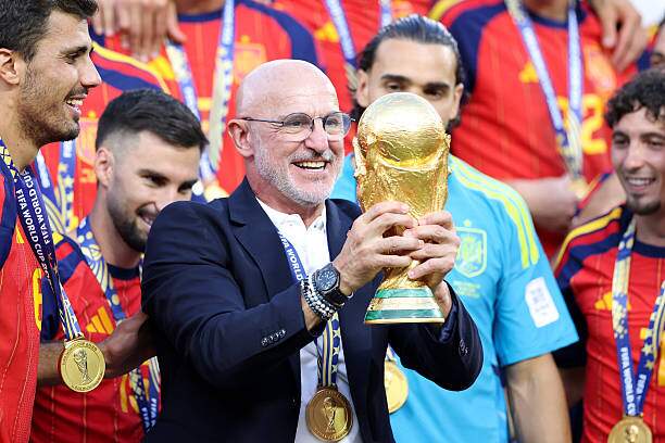 HLV Luis de la Fuente là HLV trưởng già nhất vô địch World Cup ở tuổi 65