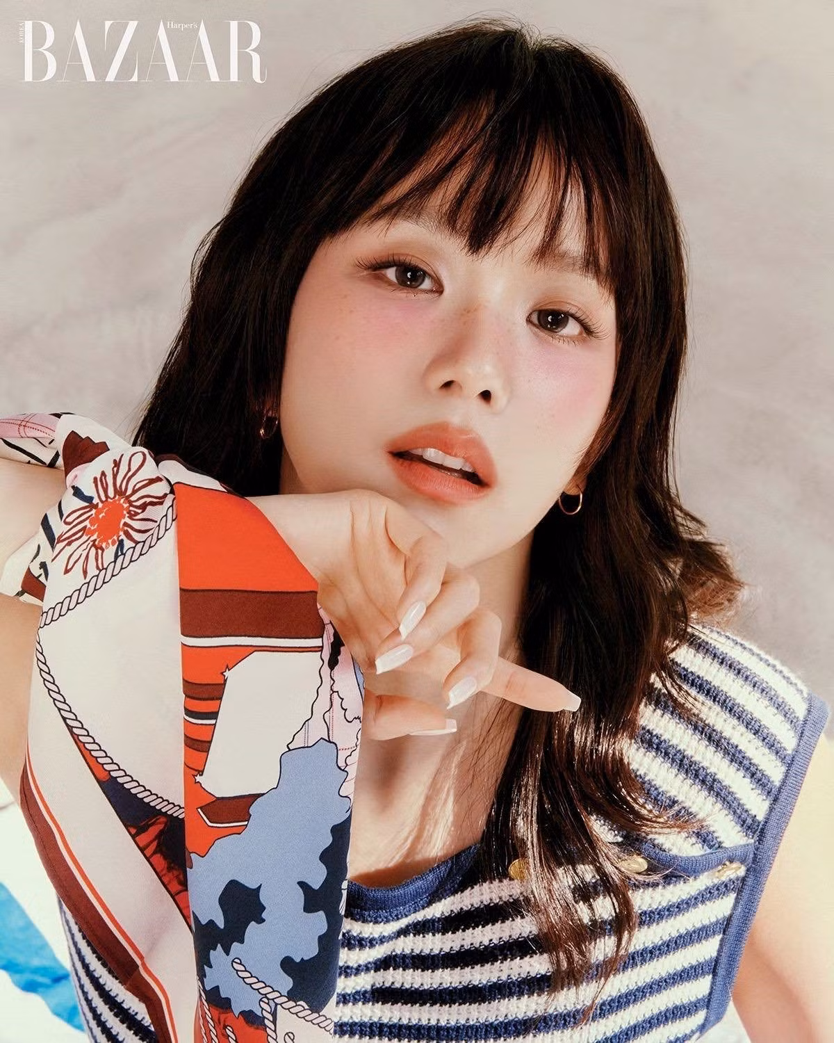 Jisoo được mời đóng phim nhờ danh tiếng khi là ca sĩ, nhưng cô chưa thành công với vai trò diễn viên.
