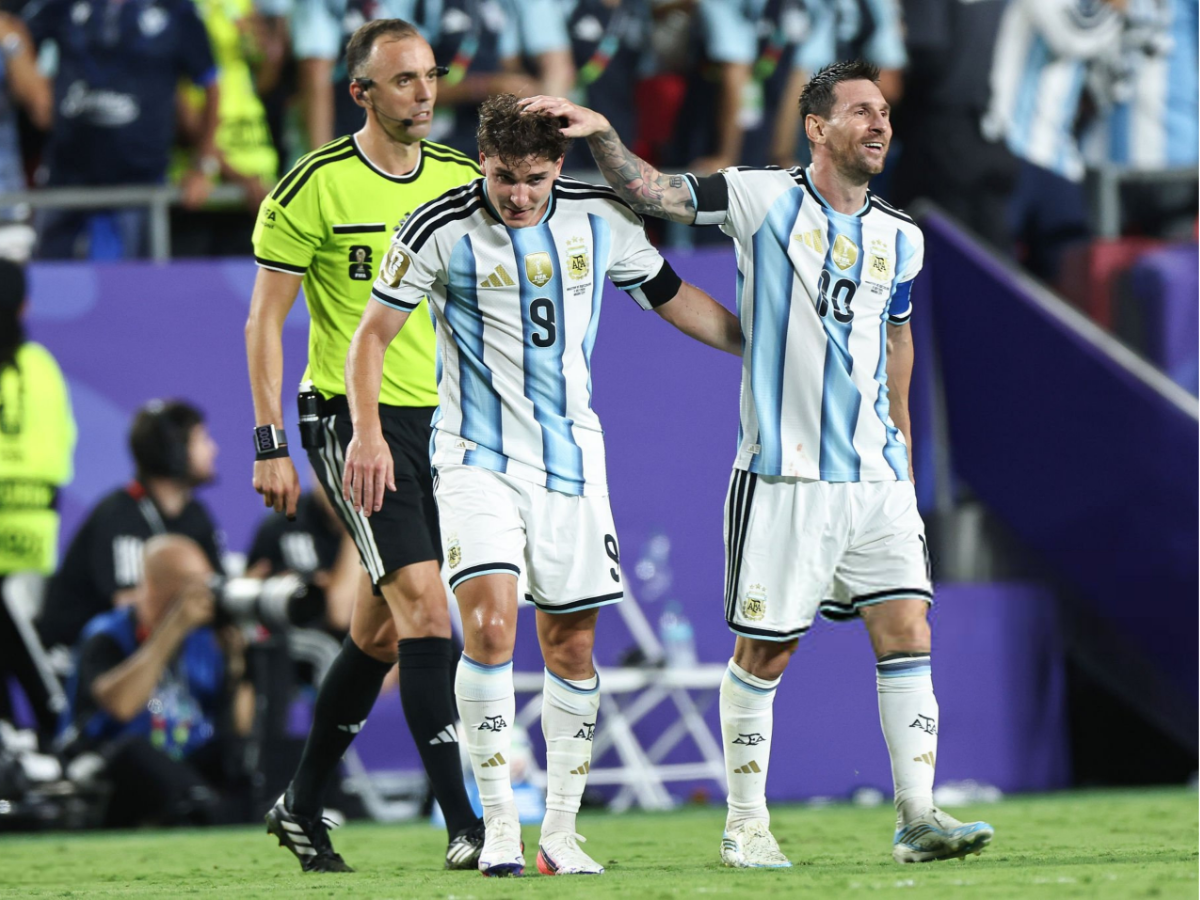 Julian Alvarez lại có sự ăn ý tốt hơn với Messi
