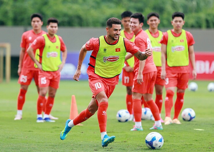 Thầy Kim bật mí cách dùng bộ 3 "Son - Hên - Lộc" ở ĐT Việt Nam chinh phục AFF Cup - 3