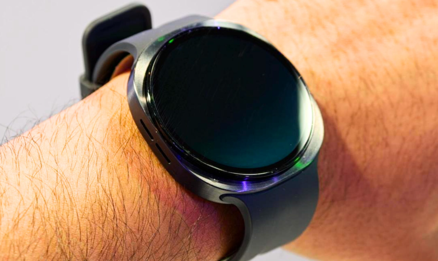 Galaxy Watch 9 có khả năng chống bụi và nước.