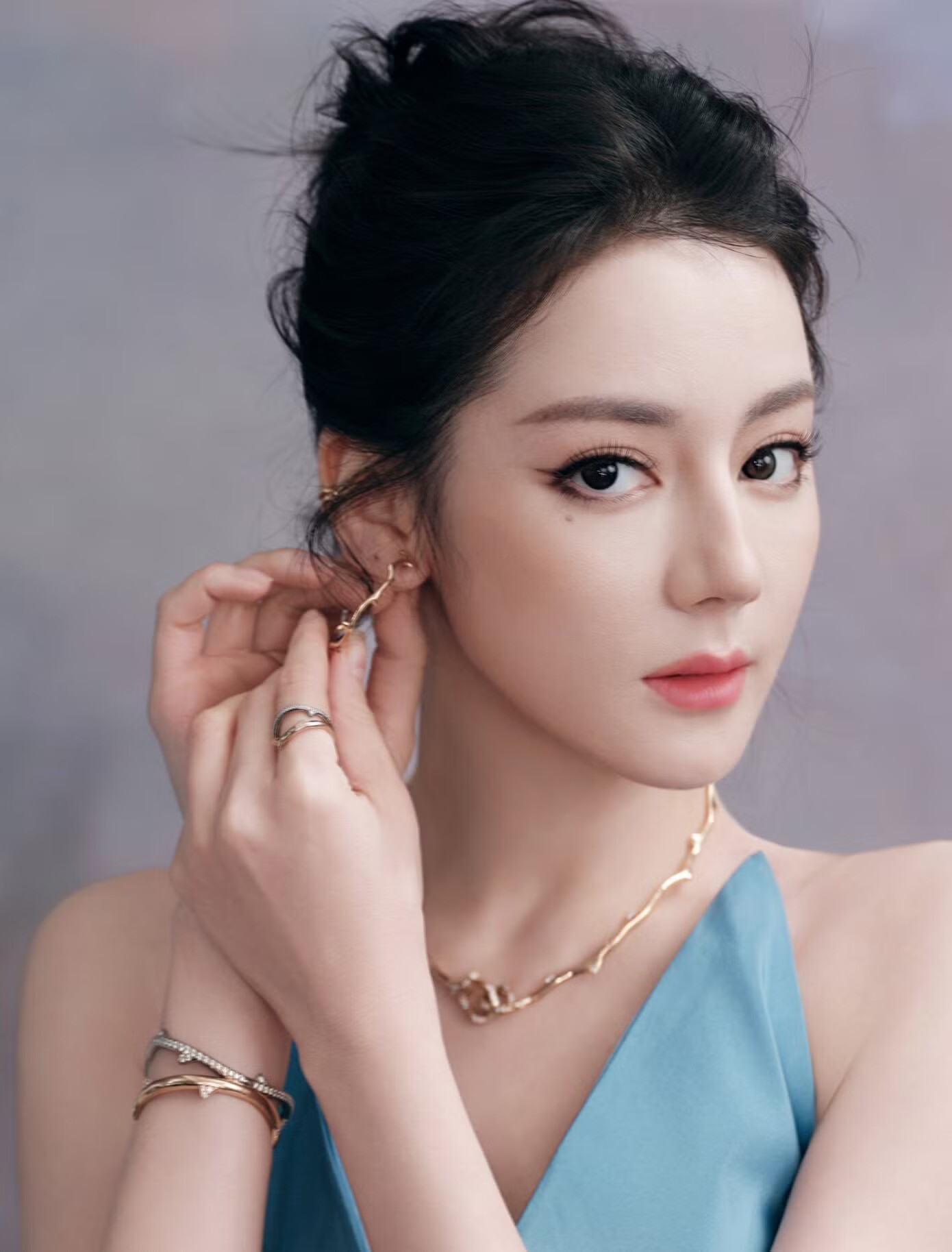 Nhiệt Ba đứng trước cơ hội bước chân vào giới điện ảnh.