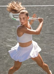 “Sharapova nước Anh” sở hữu gương mặt siêu mẫu, cơ thể “không điểm chê”