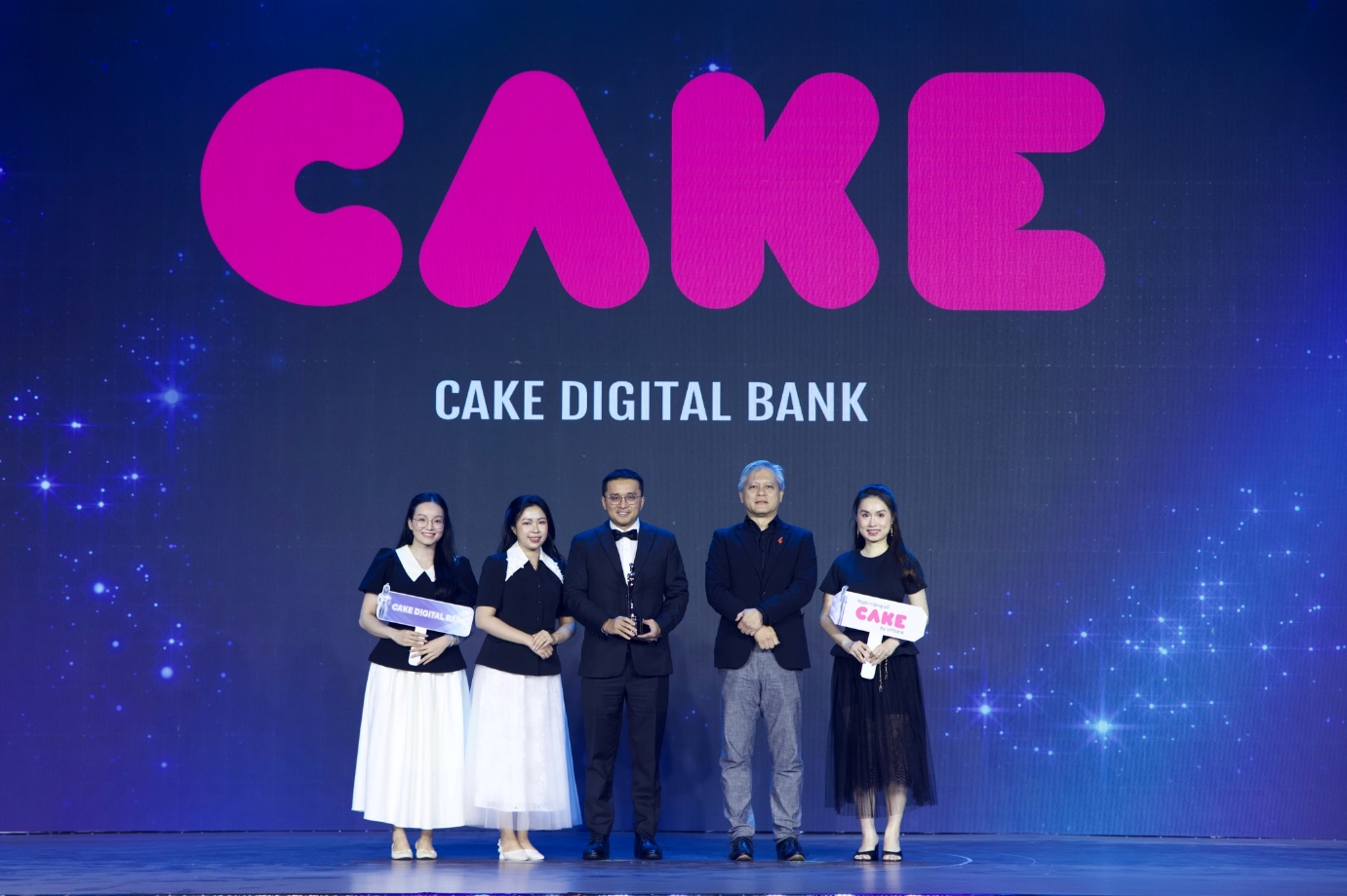 Ngân hàng số Cake nhận giải thưởng Nơi làm việc tốt nhất Châu Á tại HR Asia Awards 2026. Ảnh: Nhung Nguyễn