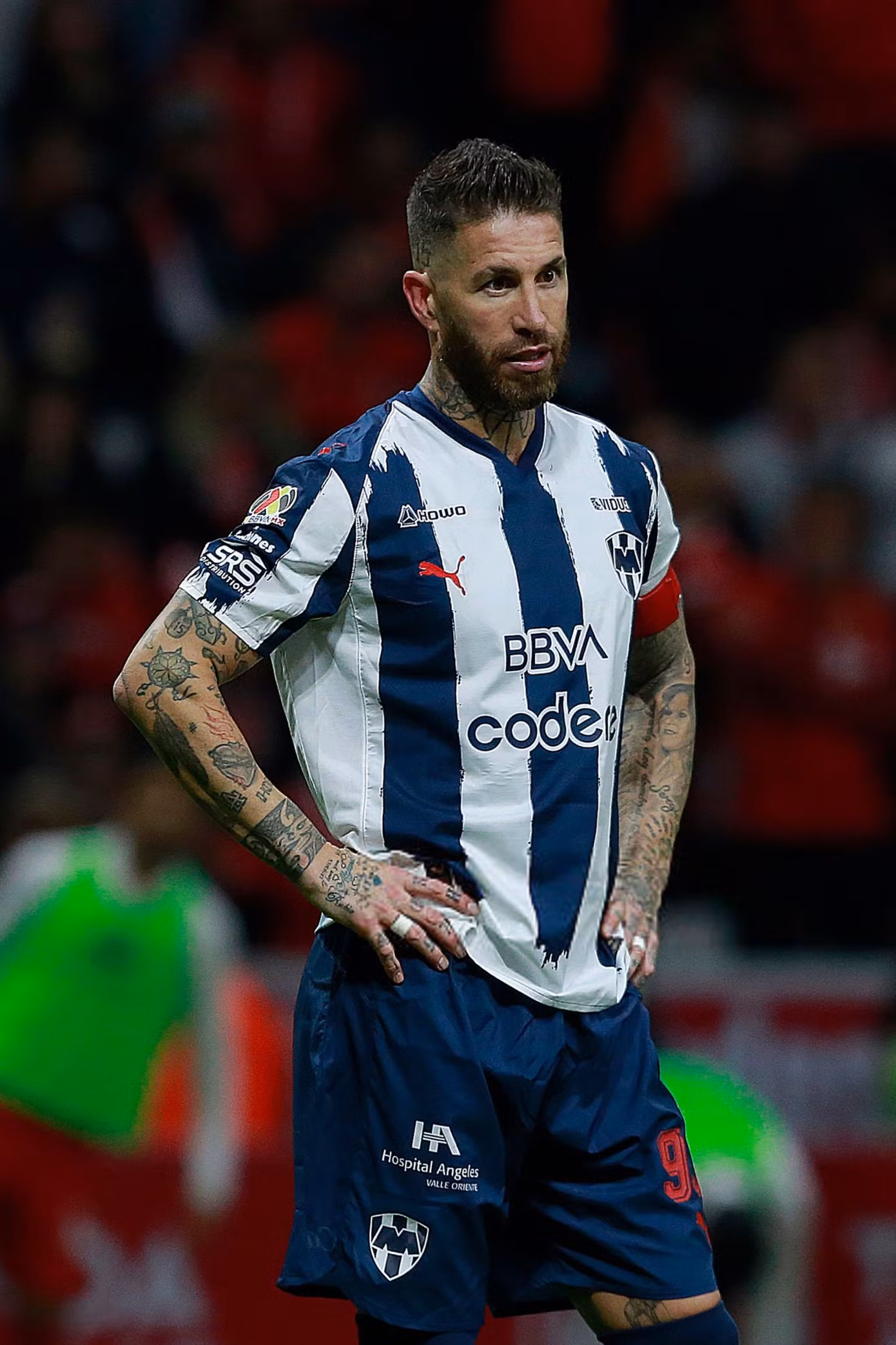 Bức ảnh toàn huyền thoại khiến diện mạo Sergio Ramos gây sốt - 13
