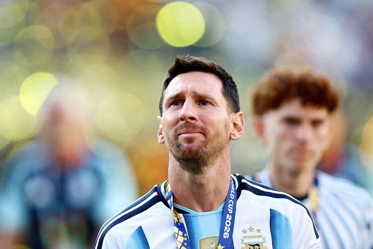 Messi bật khóc sau trận