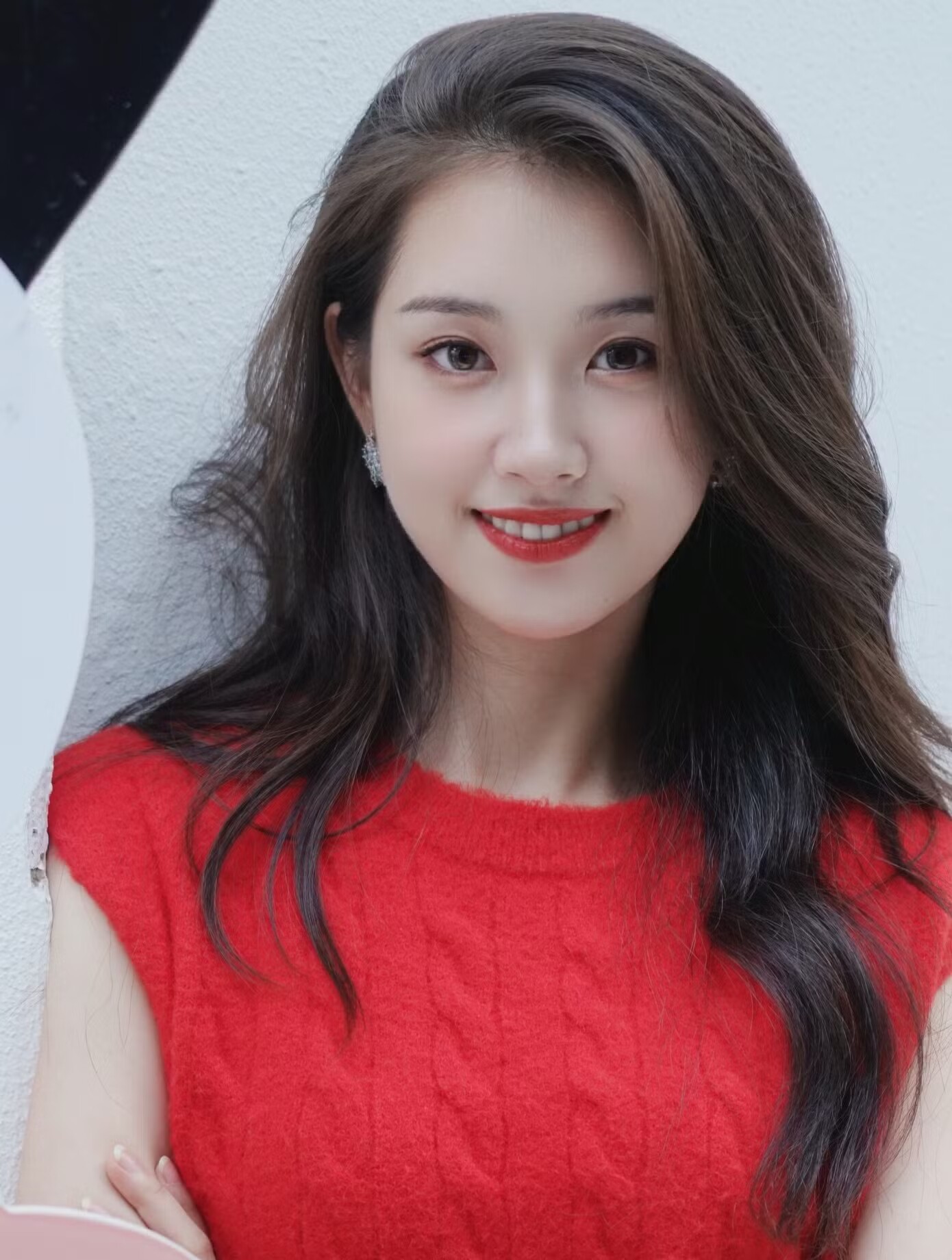 Quách Vũ Hân đang có hình tượng đẹp, khí chất sang trọng như tiểu thư đài các, nhưng vướng lùm xùm xấu tính khiến danh tiếng bị hủy hoại.