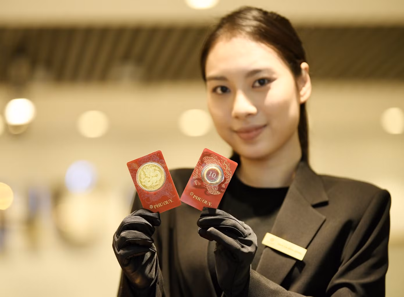 Giá vàng trong nước quay đầu giảm theo giá vàng thế giới (ảnh: Như Ý).