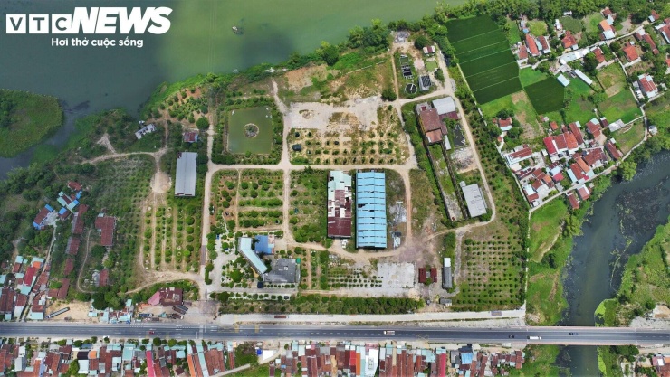 Theo UBND xã Bình Khê (tỉnh Gia Lai), Nhà máy Đường Bình Định (thuộc Cty CP Đường Bình Định- BISUCO) nằm tại km 52 trên tuyến QL19, tiếp giáp dòng sông Kôn được UBND tỉnh Bình Định (cũ) điều chỉnh và cho thuê gần 9 ha đất vào năm 2004 để xây dựng dây chuyền sản xuất mía đường.