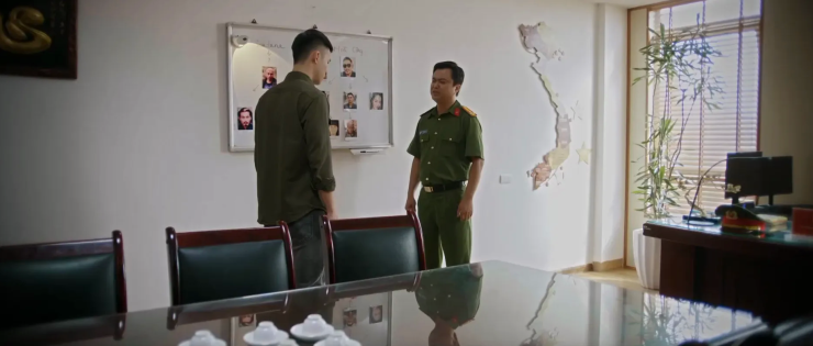 Lực lượng công an tìm phương án triển khai bóc gỡ đường dây buôn bán ma túy. Ảnh VTV