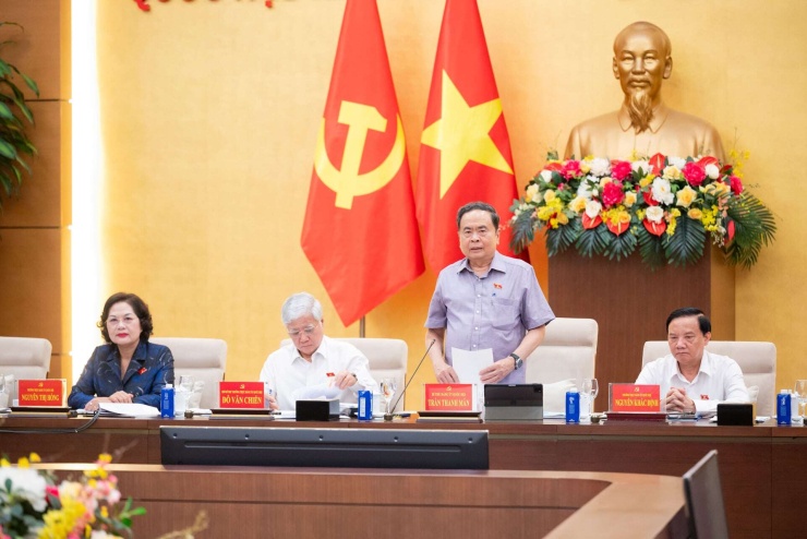 Bí thư Đảng ủy Quốc hội, Chủ tịch Quốc hội Trần Thanh Mẫn chủ trì Hội nghị Ban Thường vụ Đảng ủy Quốc hội với các Tổ trưởng Tổ đảng, Trưởng đoàn, Phó Trưởng đoàn phụ trách Đoàn đại biểu Quốc hội các tỉnh, thành phố, chiều 2/8. Ảnh: Quochoi.vn