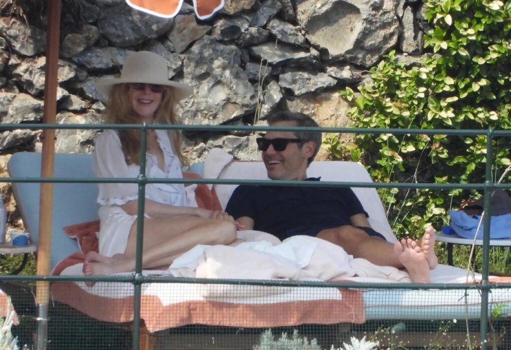 Nicole Kidman rạng rỡ bên doanh nhân Michael Reinstein trong kỳ nghỉ ở Italy. Ảnh: Backgrid