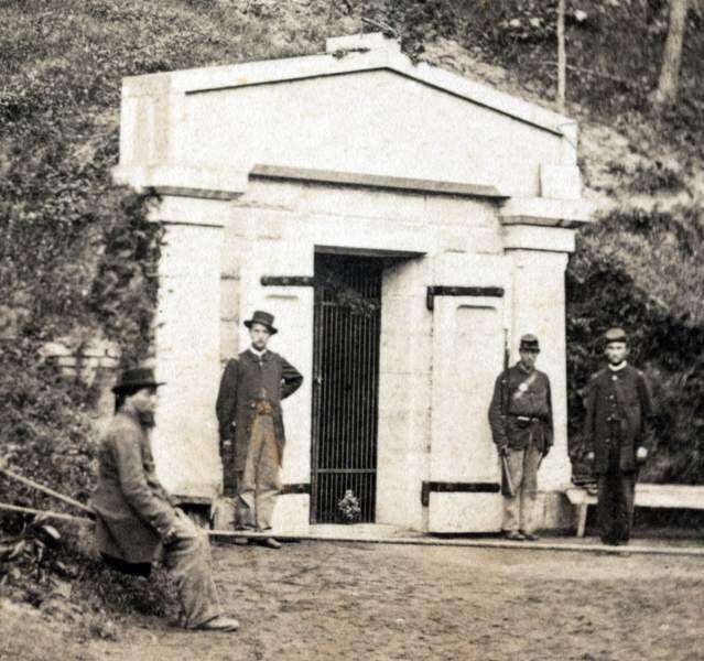 Âm mưu trộm quan tài Abraham Lincoln và cuộc tống tiền triệu đô - 1