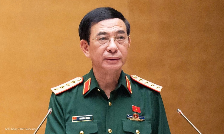 Đại tướng Phan Văn Giang, Phó thủ tướng, Bộ trưởng Quốc phòng trình dự án luật sáng 4/8. Ảnh: Cổng TTĐT Quốc hội