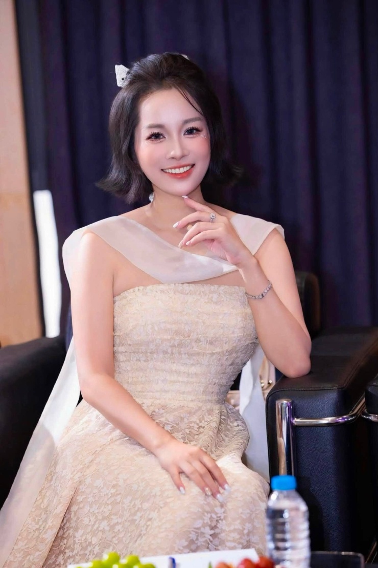 Minh Hương trẻ trung tuổi 41. 