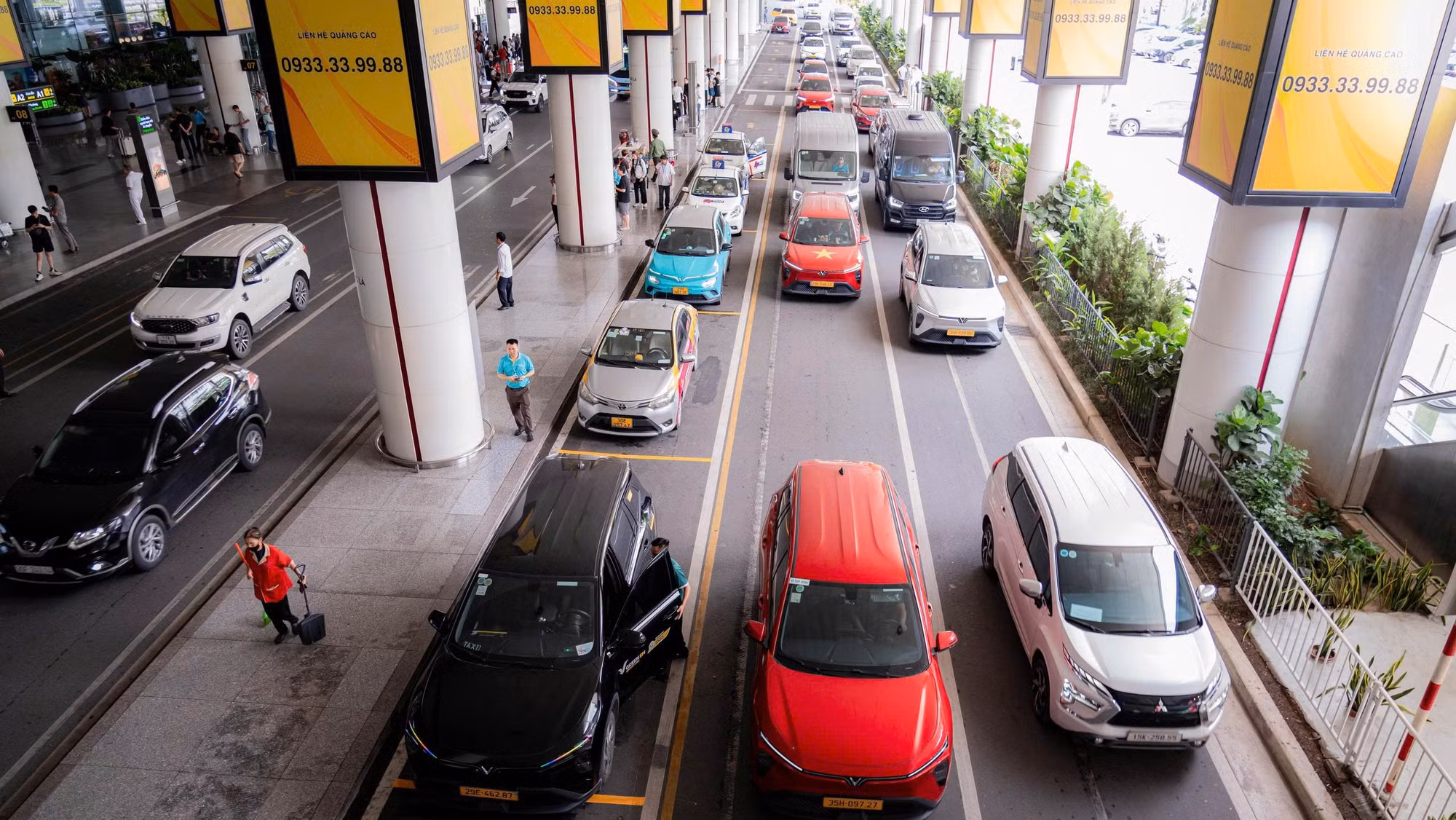 Thời gian phương tiện dừng đón khách tại làn 3 được quy định tối đa không quá 3 phút.