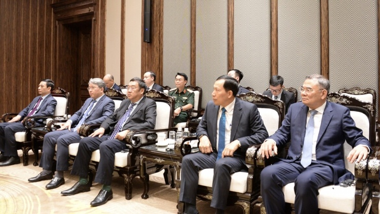 Đoàn đại biểu Việt Nam tại buổi tiếp