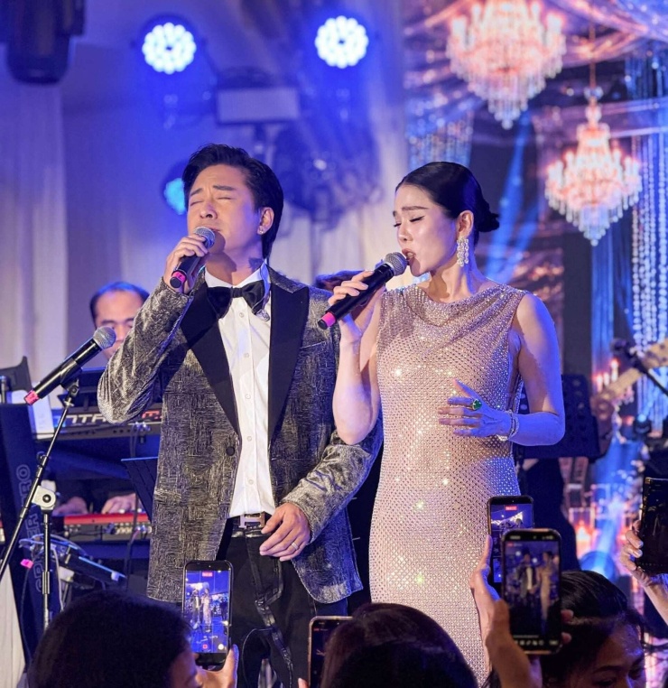 Tuấn Hưng lưu diễn cùng Lệ Quyên. Ảnh: FBNV