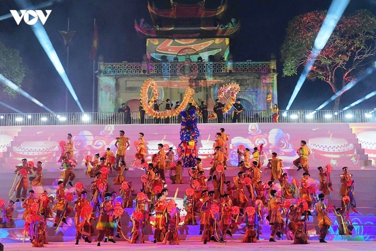 Festival Võ thuật quốc tế Hà Nội năm 2026 lần đầu tiên được tổ chức tại Hoàng thành Thăng Long gồm chuỗi các hoạt động với sự tham gia của 66 đoàn võ thuật, trong đó 59 đoàn đến từ các tỉnh, thành phố trong nước và 07 đoàn quốc tế đến từ 6 quốc gia.