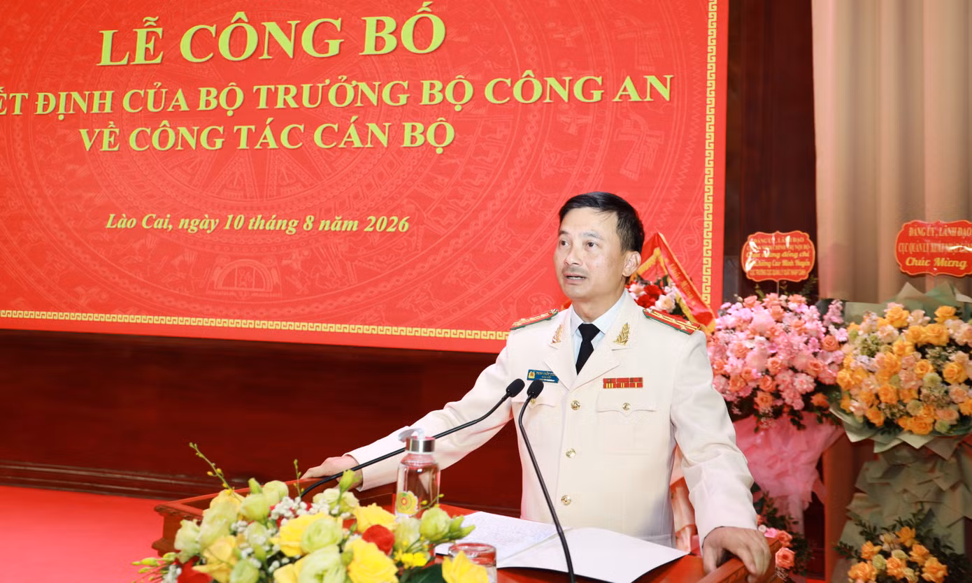 Đại tá Trịnh Khắc Cường, tân Giám đốc Công an tỉnh Lào Cai phát biểu nhận nhiệm vụ.