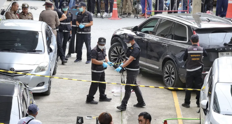 Cảnh sát phong tỏa hiện trường vụ nổ súng tại tỉnh Nonthaburi ngày 10/8. Ảnh: Nation