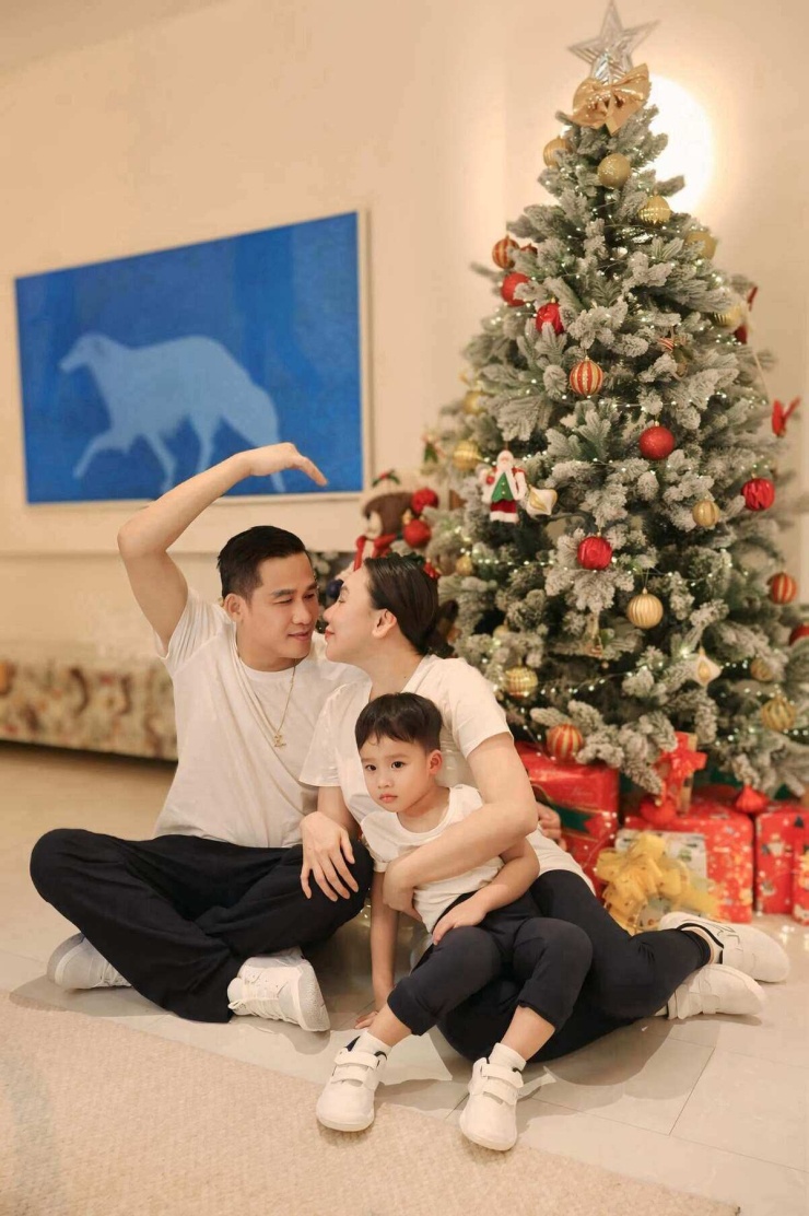Cuộc sống Hồ Quỳnh Hương sau một năm cưới - 4
