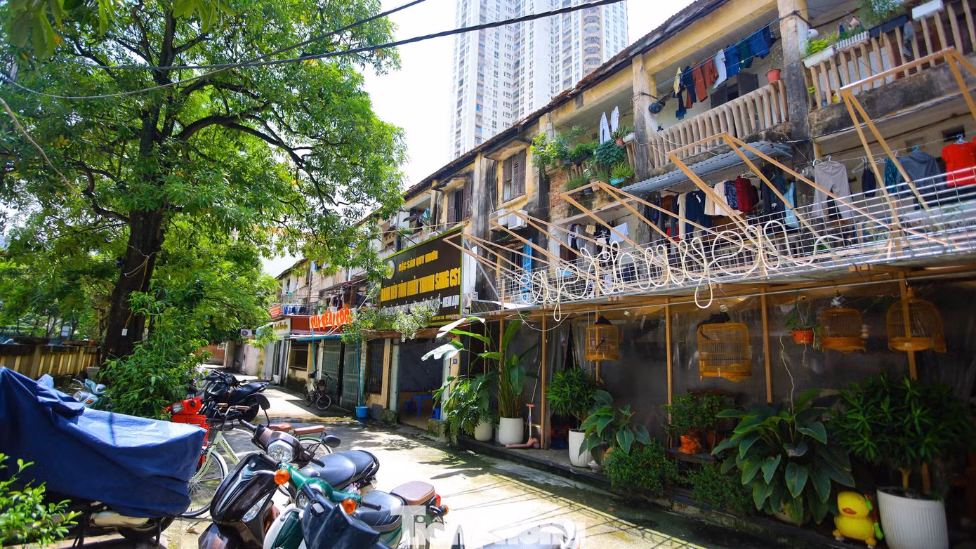 Dù khu tập thể đã cũ, nhiều gia đình vẫn mong muốn tiếp tục gắn bó bởi nơi đây có an ninh tốt, gần trường học, chợ và thuận tiện cho sinh hoạt hằng ngày.