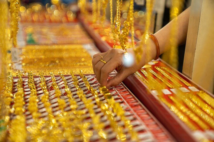 Giá vàng hôm nay, ngày 13/8, biến động nhiều hướng giá vàng miếng và giá vàng nhẫn trong nước. Ảnh: VNN.