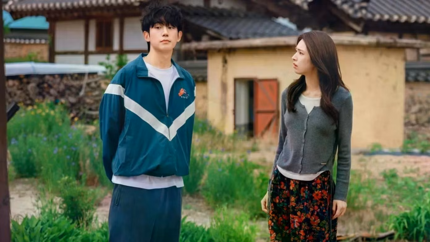 Our Sticky Love giúp sự nghiệp của Ha Young sang trang mới. Tuy nhiên, scandal đời tư khiến cô bị ảnh hưởng không nhỏ.