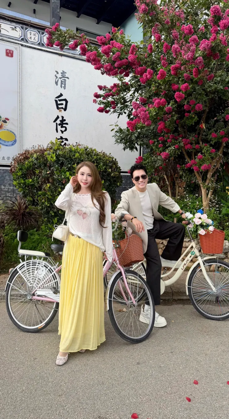 Quỳnh Nga - Việt Anh trong một lần du lịch Trung Quốc gần đây.