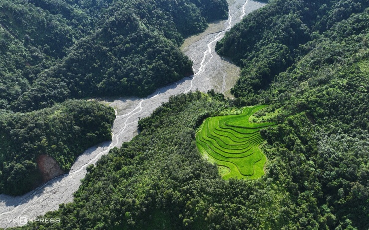 Hình dáng 'rồng đá' Lai Châu - 5