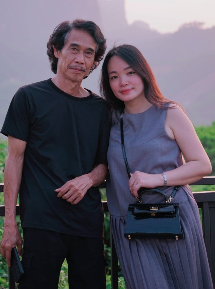 Phú Đôn và bà xã. 