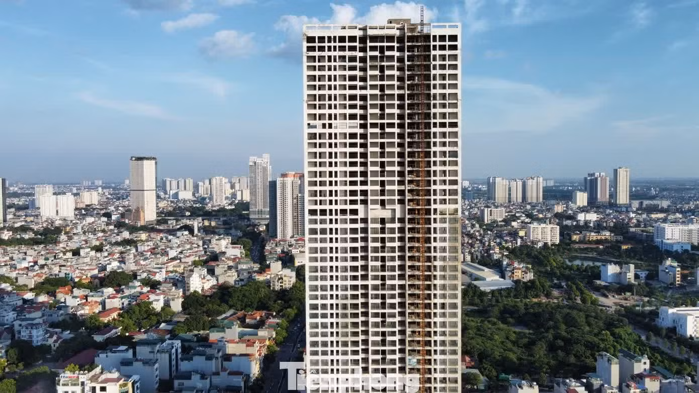 Theo thiết kế, đây tòa nhà hỗn hợp đa năng và chung cư cao cấp với chiều cao 51 tầng nổi, trong đó có 5 tầng dành cho trung tâm thương mại, dịch vụ. Dự án từng được chủ đầu tư giới thiệu là tòa nhà cao nhất quận Hà Đông cũ và là tòa nhà cao thứ 3 tại Hà Nội, sau Landmark 72 và Lotte Center.