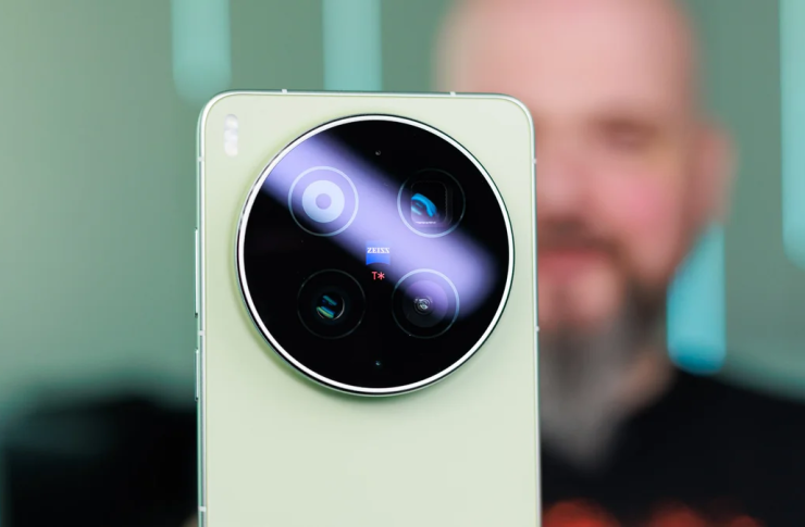 "Người kế nhiệm" của Vivo X300 Ultra có thể sẽ không bao giờ được phát hành bên ngoài Trung Quốc. Ảnh: PhoneArena