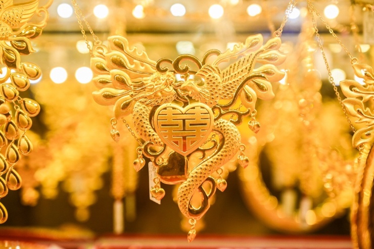 Giá vàng bật tăng dữ dội. Ảnh: Nguyễn Huế