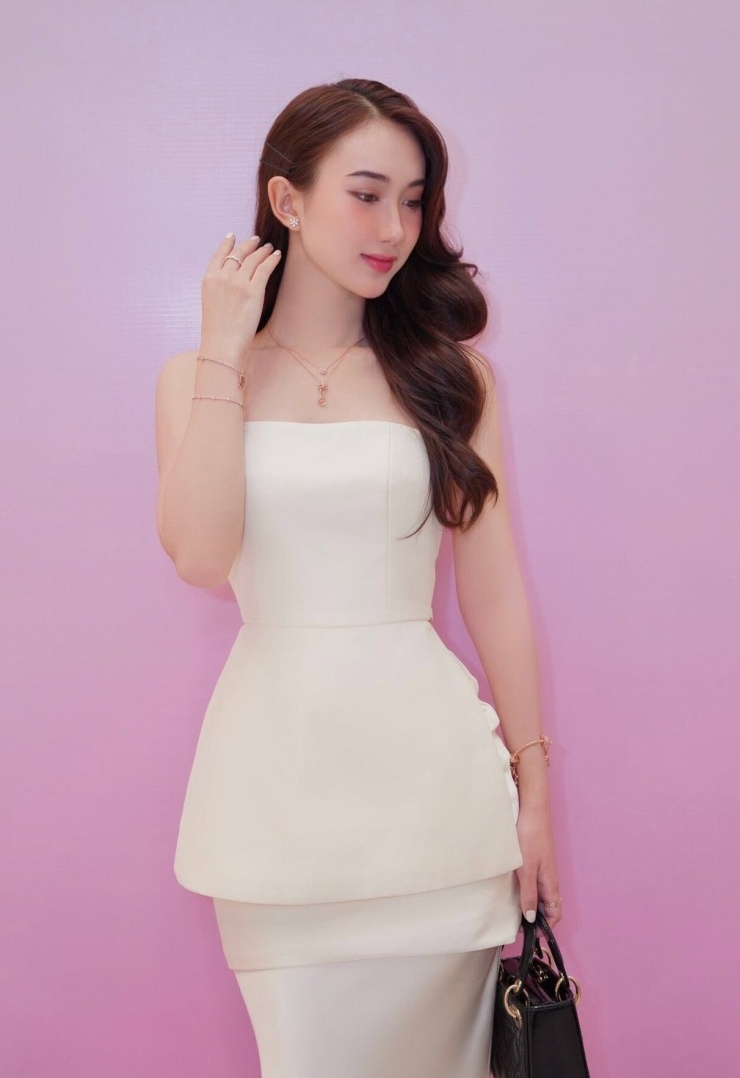 Nhan sắc trong veo của nữ diễn viên 21 tuổi.&nbsp;