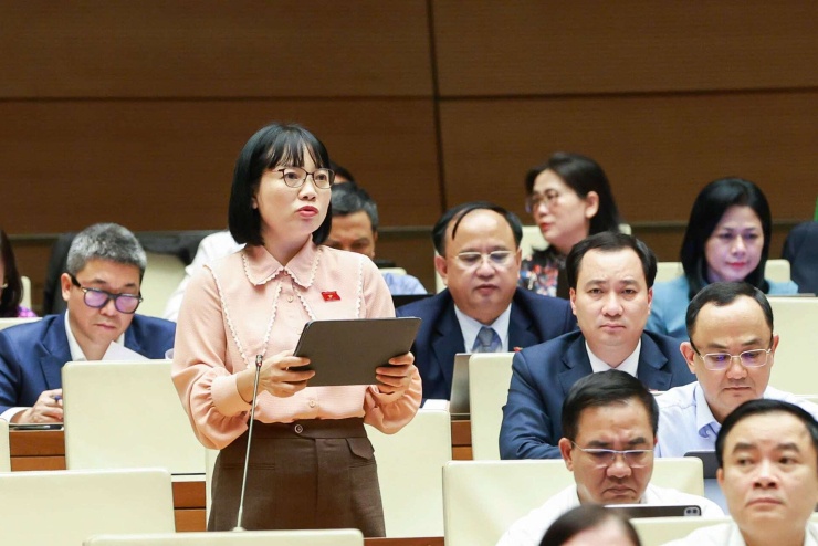 Đại biểu Nguyễn Thị Việt Nga (Đoàn ĐBQH TP.Hải Phòng) - (Ảnh: Quang Vinh)