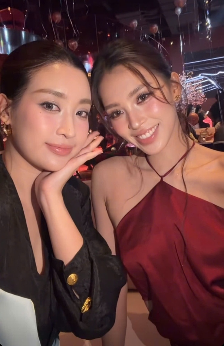 Ảnh sao 22/8: Kim Hiền thấy bình yên khi về nước - 4