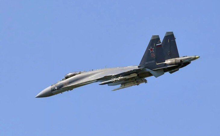 Máy bay Su-35 của Nga trang bị tên lửa Kh-31. (Ảnh: MW)