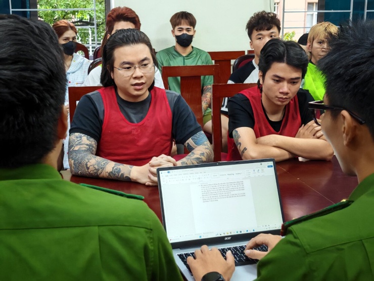 Trong quá trình mở rộng điều tra, lực lượng chức năng phát hiện Phạm Tuấn đang chuẩn bị phim tung hô Khá Bảnh trở về. Ảnh: CAHN