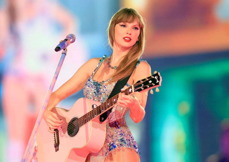 Taylor Swift vừa thiết lập thêm dấu mốc đáng chú ý trên Billboard khi "I Knew It, I Knew You" lên số 1 Adult Pop Airplay. People.