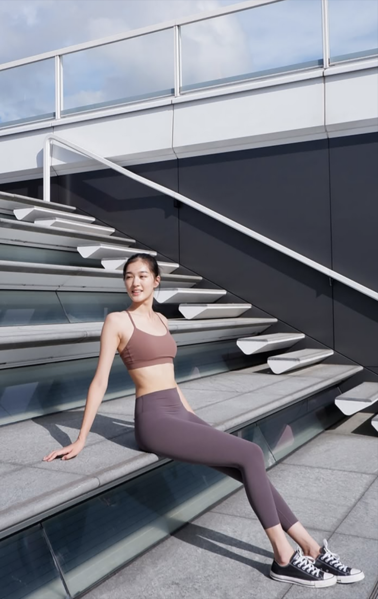 Cô nàng sở hữu vóc dáng chuẩn của một người mẫu chuyên nghiệp.