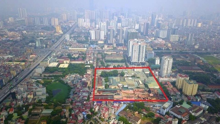 Lô đất 5,7 ha Nhà máy Rạng Đông này nằm trong “thủ phủ công nghiệp” một thời của Hà Nội từ lâu được đánh giá là "đất vàng".&nbsp;