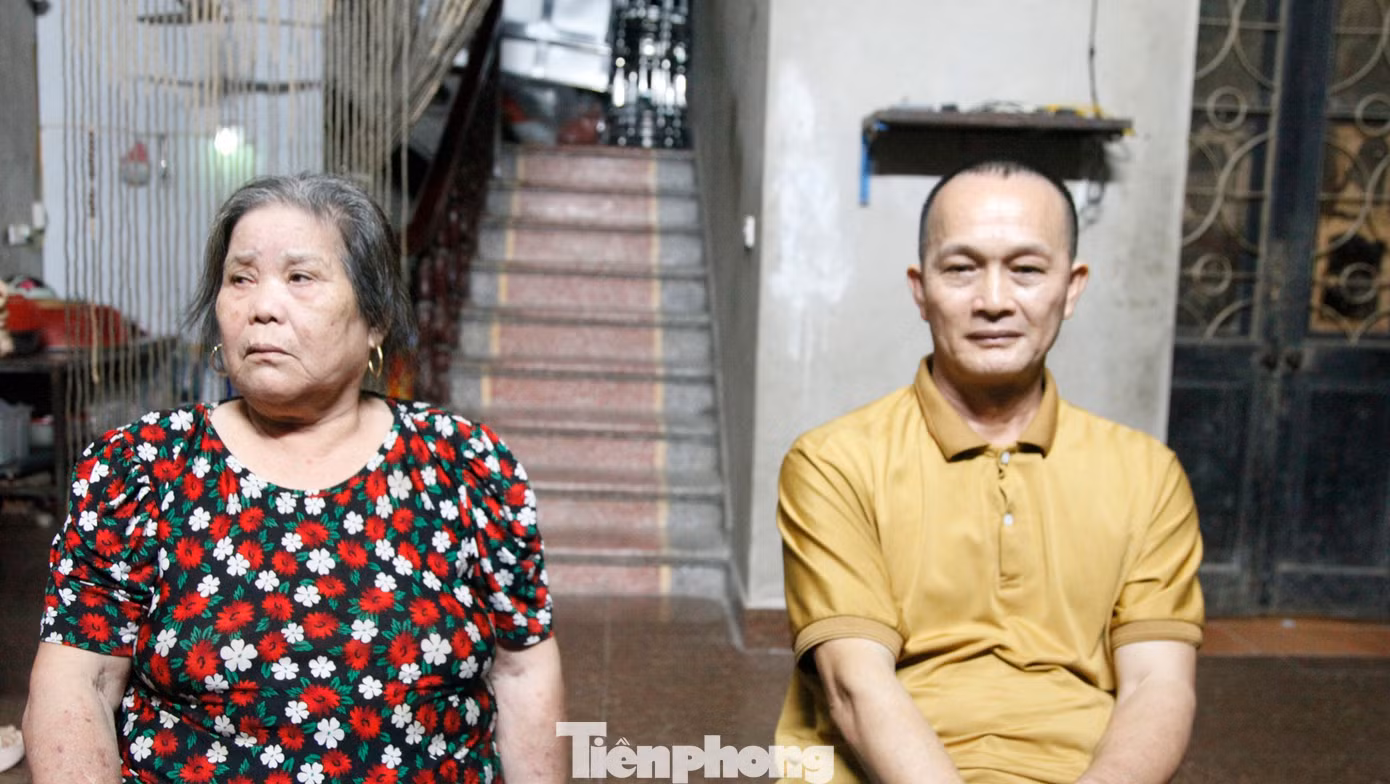 Bà Hanh và ông Hiền luôn thương nhớ về liệt sĩ Nguyễn Văn Hậu.