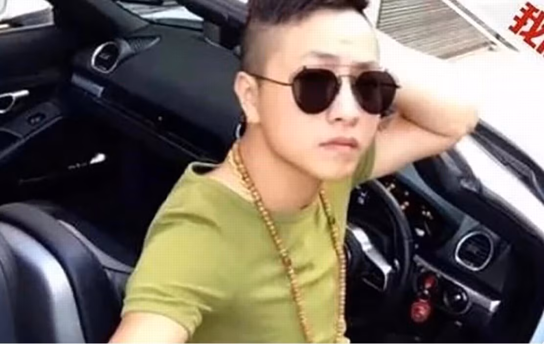 Gao Fei trở nên nổi tiếng trên mạng xã hội từ video đập phá siêu xe. (Ảnh: SCMP)