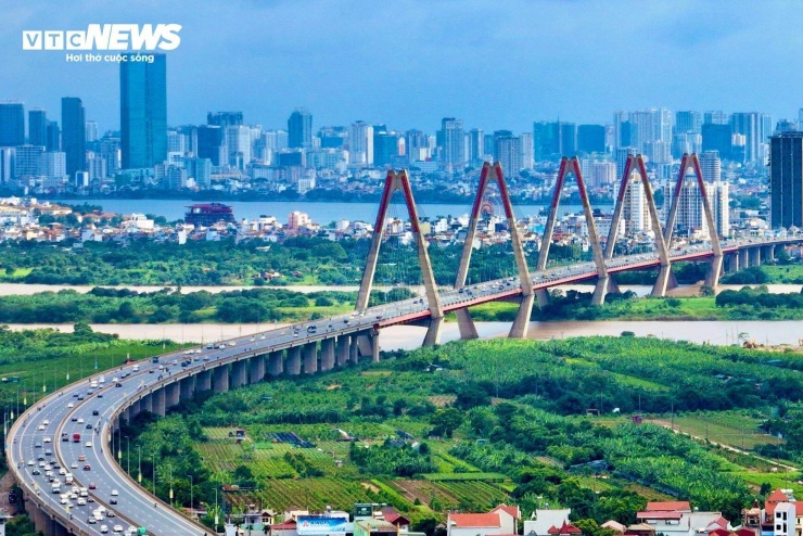 Cầu Nhật Tân - một trong những công trình giao thông nổi bật của Thủ đô.
