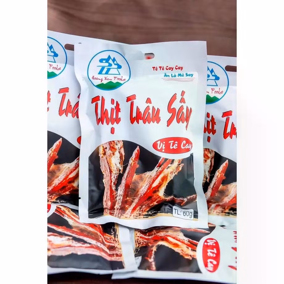 Sản phẩm thịt trâu vị sấy tê cay của Công ty Hoàng Nam từng xuất hiện trên thị trường. Ảnh: iCheck.