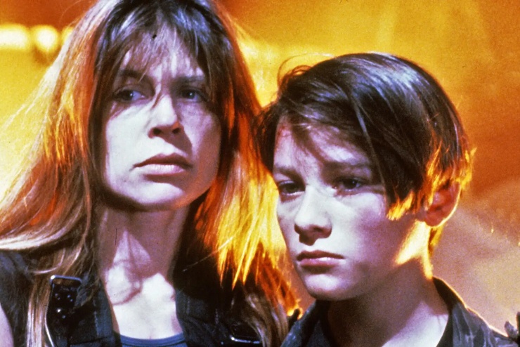 Edward Furlong và Linda Hamilton trong phim Terminator 2: Judgment Day.
